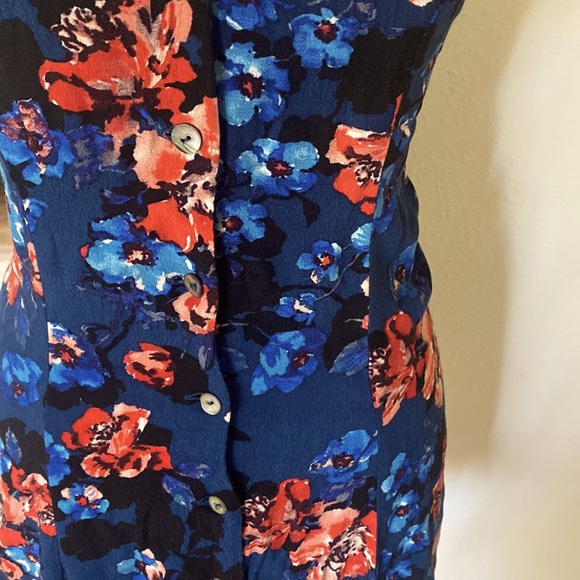 Dress - Picture 7 of 8